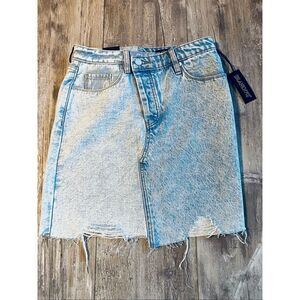 Blank NYC Nice Try Denim Jean Mini Skirt Light Stonewash Raw Hem Women’s Sz 4/27